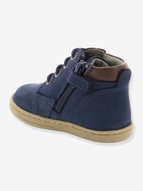 Botinhas em pele, para bebé menino, Tackland da KICKERS® AZUL ESCURO LISO 