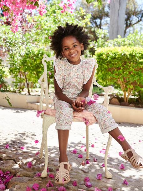 Macacão com folho, às flores, para menina cru 