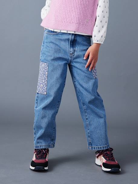 Jeans loose com emblemas às flores, para menina azul medio 